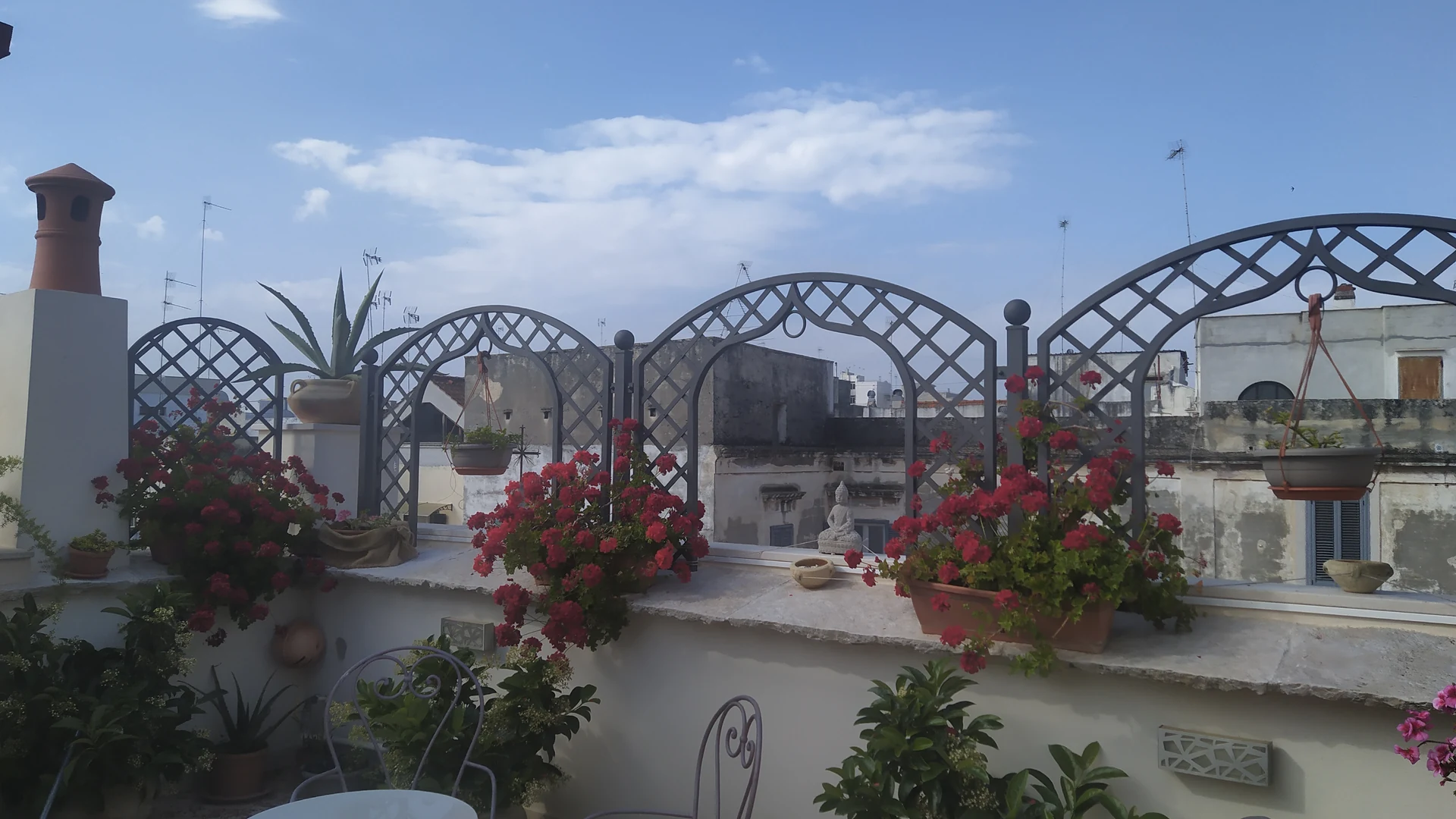 La terrazza del 3 Archi B&B sui tetti di Trani